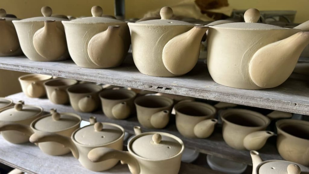 素焼きされた急須